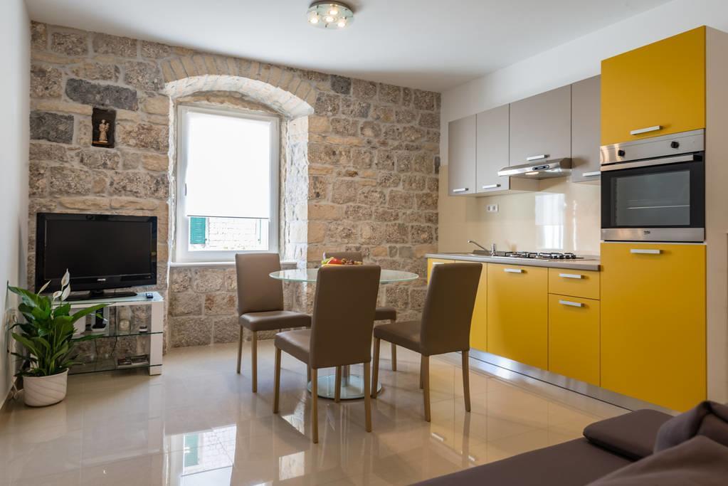 Mila Apartment Sinj Zewnętrze zdjęcie